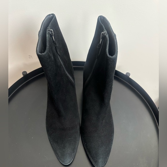 Stuart Weitzman Black Suede Zip Up Bacari Booties Size 8 - Picture 2 of 6